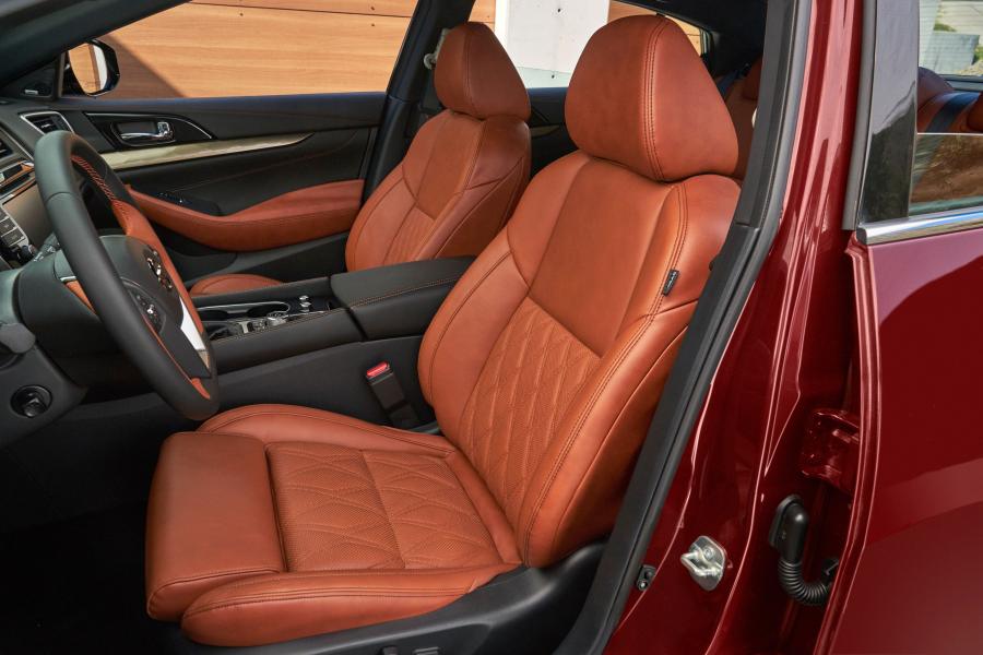 Интерьер Nissan Maxima Platinum 2018 года  (фото 14 из 40)